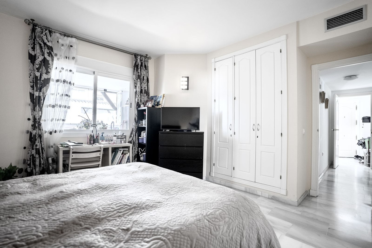 f02f52ddf27aa7b9d45ee1f824240409 - 20