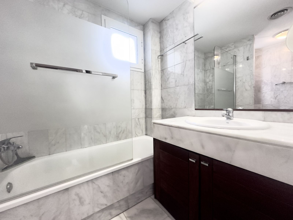 f02f52ddf27aa7b9d45ee1f824240409 - 22