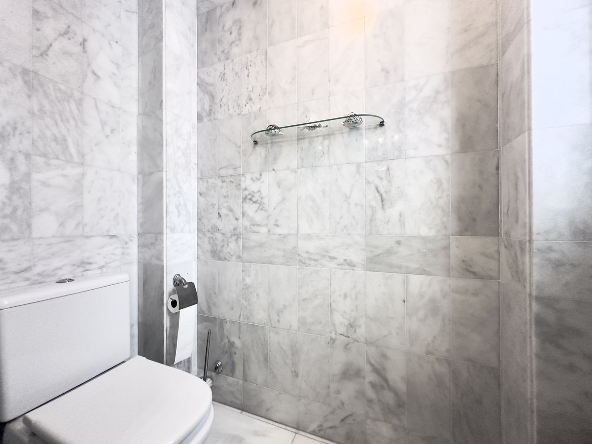 f02f52ddf27aa7b9d45ee1f824240409 - 23