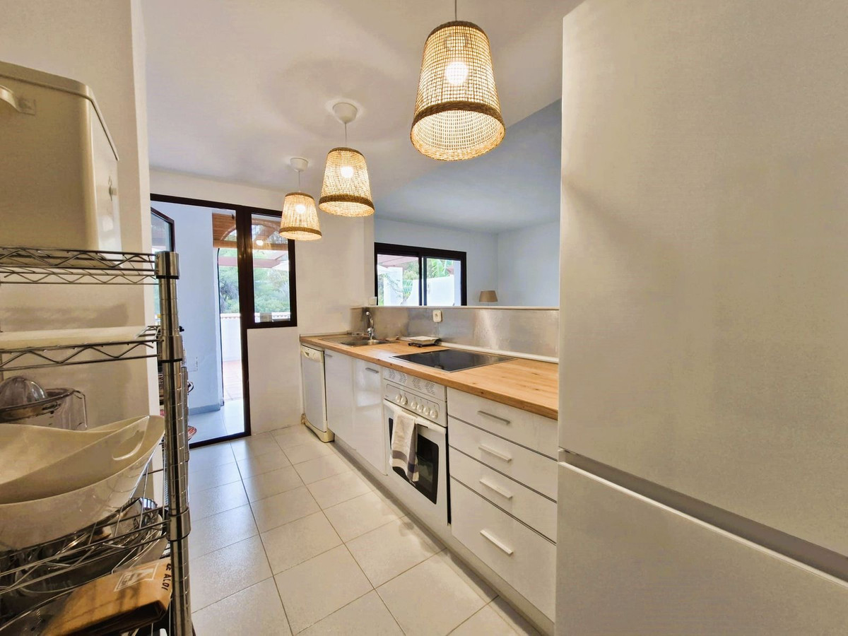 f0bd46d50fd2e694993dd3104bc52e71 - 11