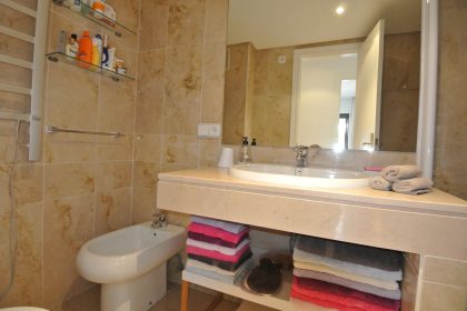 f0bd46d50fd2e694993dd3104bc52e71 - 18