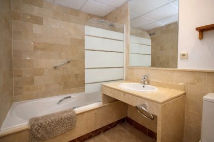 f0c5d525a6cf7aefb73958307572f074 - 14