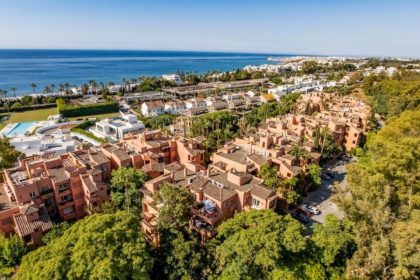 f0c5d525a6cf7aefb73958307572f074 - 19