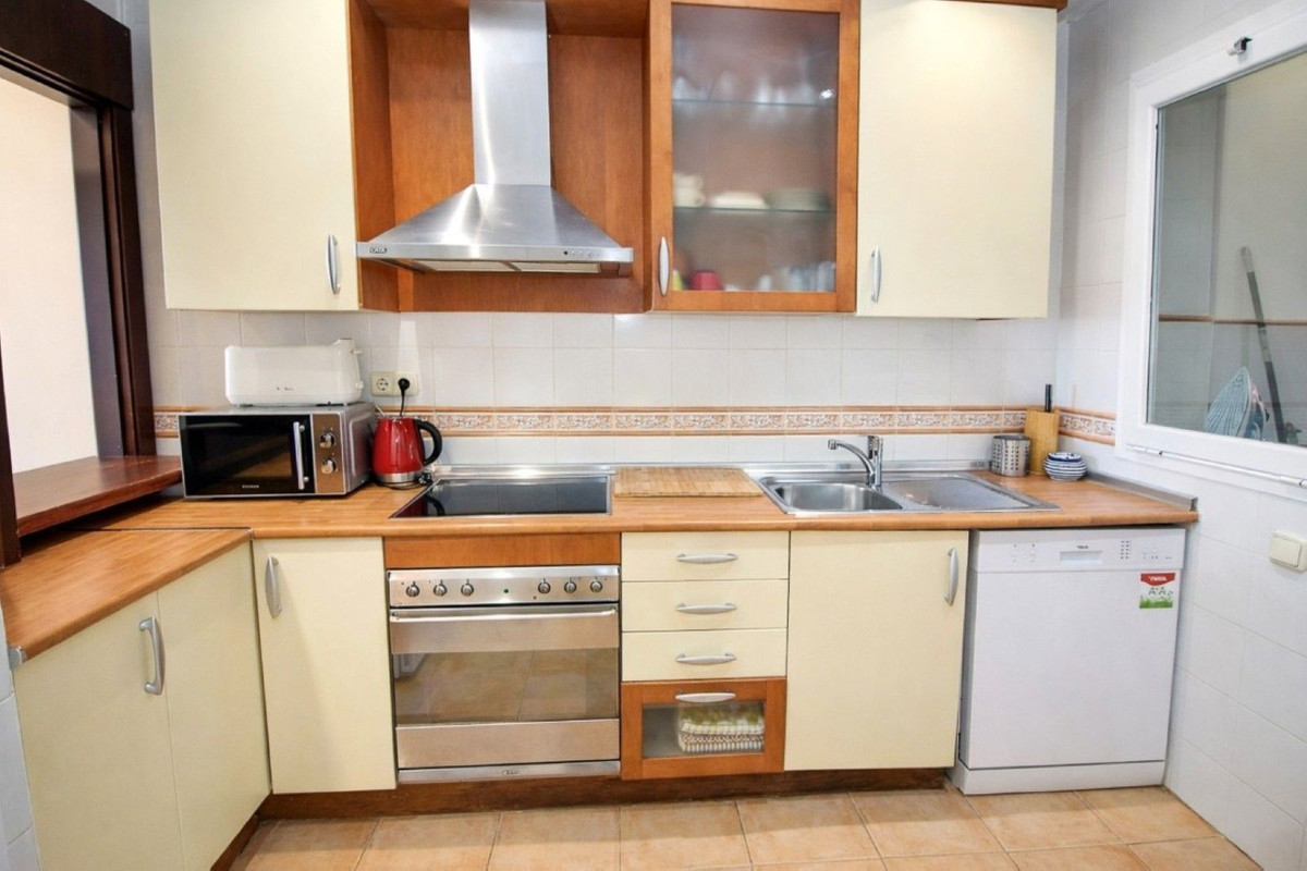 f0c5d525a6cf7aefb73958307572f074 - 9