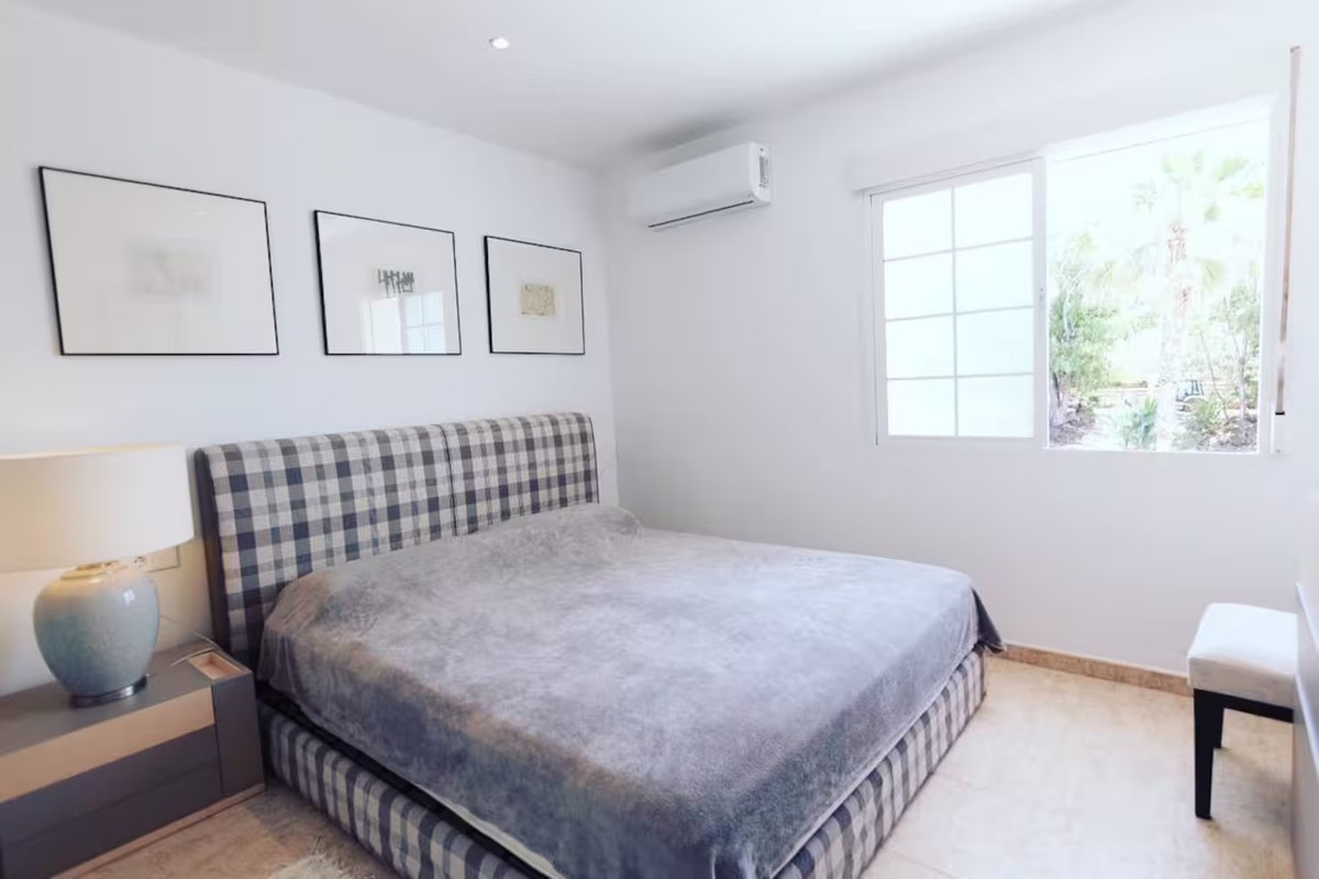 f0d1c71cd9e6a281c50fa3647405600c - 9