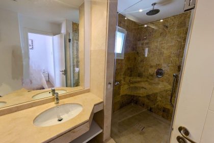 f0e07081e148c15b6dacea7bfe2ac1e7 - 18