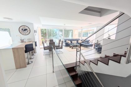 f0e07081e148c15b6dacea7bfe2ac1e7 - 19