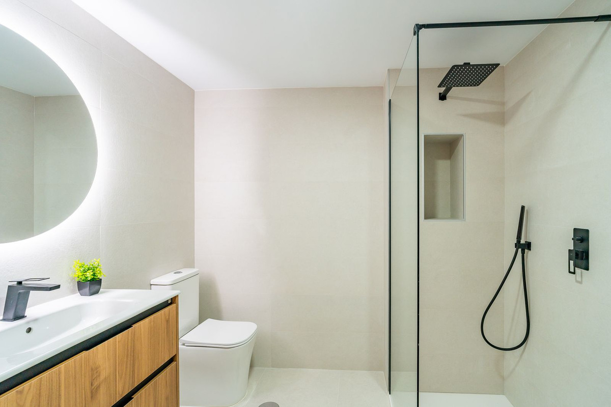 f1f3fb3a550be48e456d5b006ebedd14 - 18