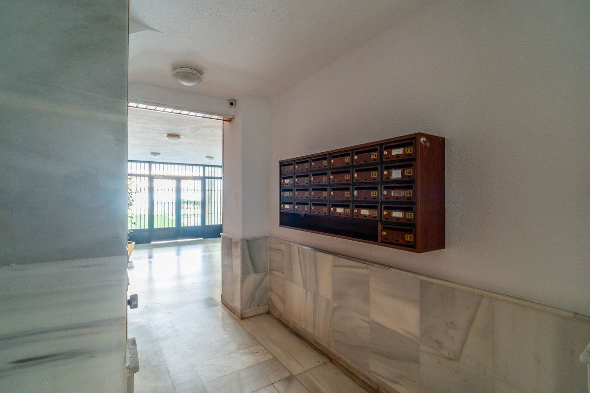 f1f3fb3a550be48e456d5b006ebedd14 - 37