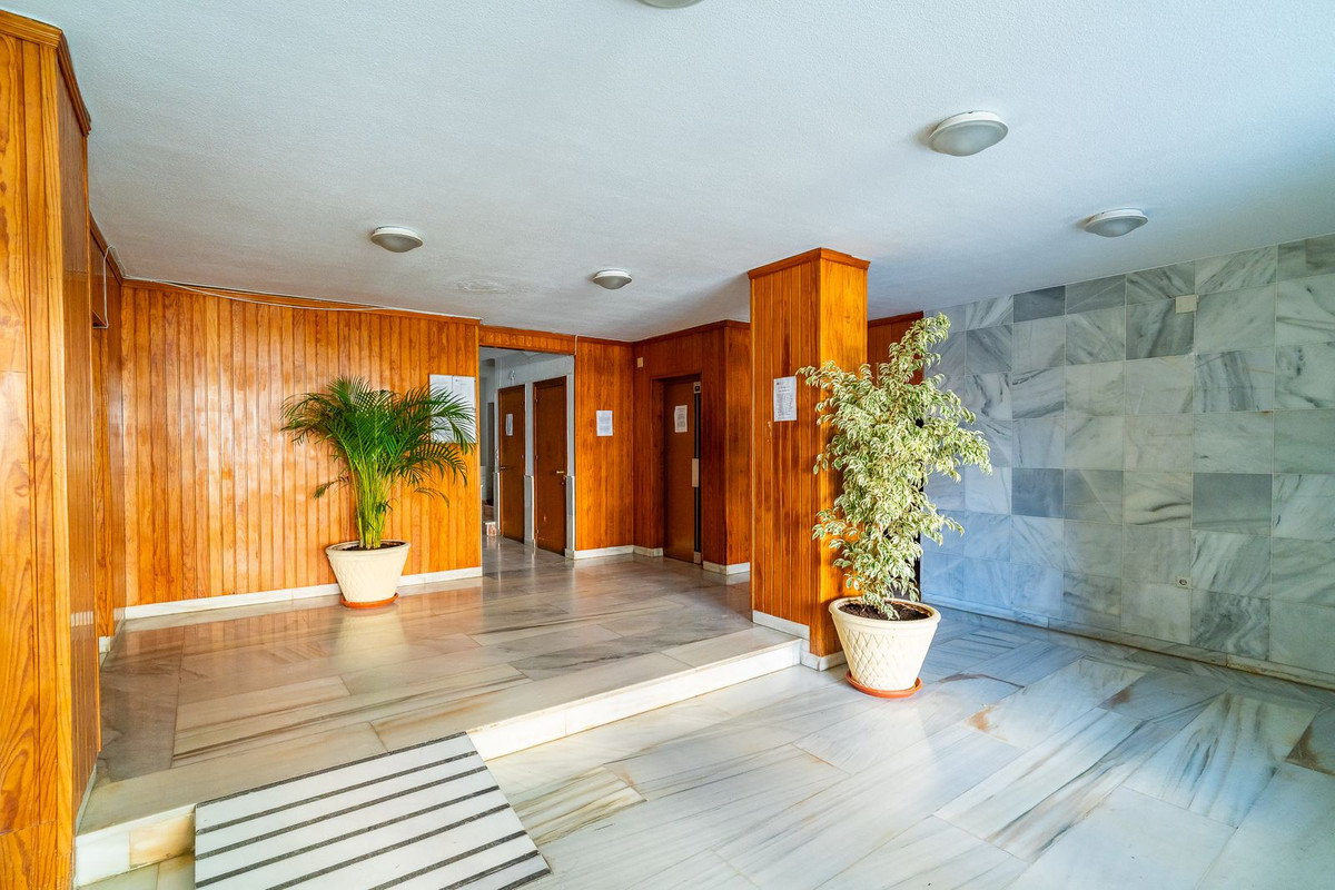 f1f3fb3a550be48e456d5b006ebedd14 - 40