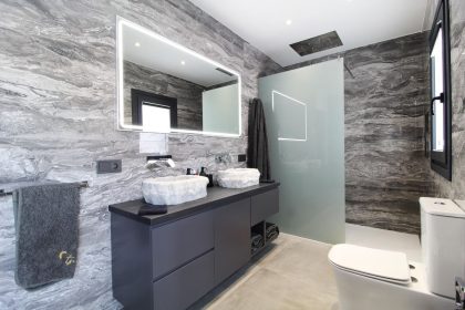 f3f60a3c85aa4d632fd43923cf80e030 - 18