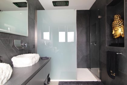 f3f60a3c85aa4d632fd43923cf80e030 - 20