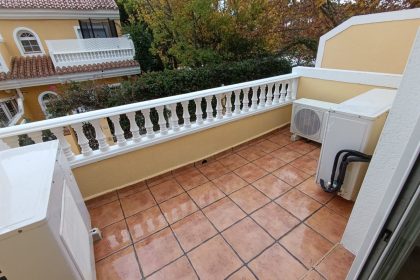 f5153c06452a2aa5eaa720bb4e46d1eb - 26