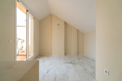 f5c6f1363f9a795497eb85c6454e4d0b - 33