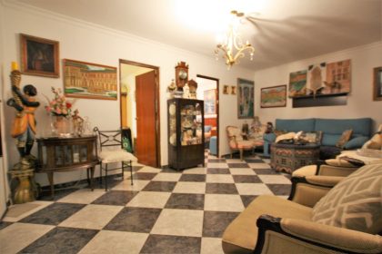 f5d565f371c40241d6002a7fa0604a34 - 12