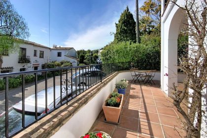 f7e2bc3bb2872f49488b90c6bec13afc - 27