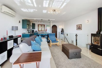 f7e2bc3bb2872f49488b90c6bec13afc - 4