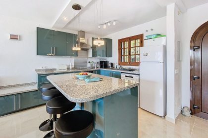 f7e2bc3bb2872f49488b90c6bec13afc - 9