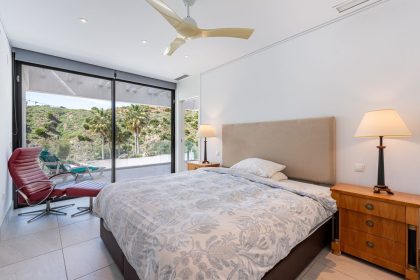 f80caec1c9649ba04c1c84c61a6e8bc9 - 26