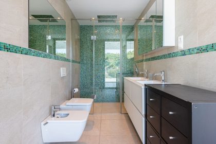 f80caec1c9649ba04c1c84c61a6e8bc9 - 27