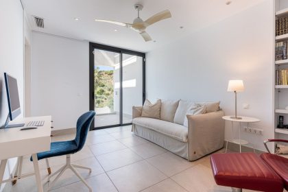 f80caec1c9649ba04c1c84c61a6e8bc9 - 28