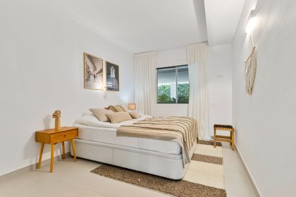 f8e0b393b075f136dd8772671859dc41 - 18