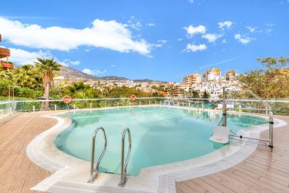 f8e0b393b075f136dd8772671859dc41 - 2