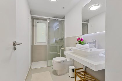 f8e0b393b075f136dd8772671859dc41 - 23