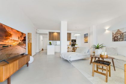 f8e0b393b075f136dd8772671859dc41 - 9