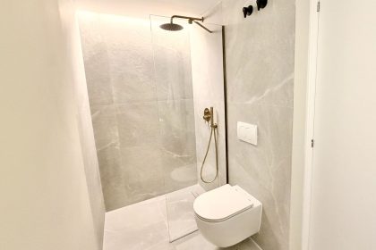 f919c2e01b195ff2c620658d66548837 - 20