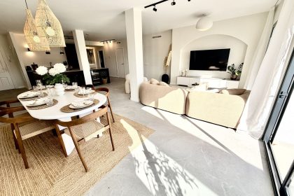 f919c2e01b195ff2c620658d66548837 - 24