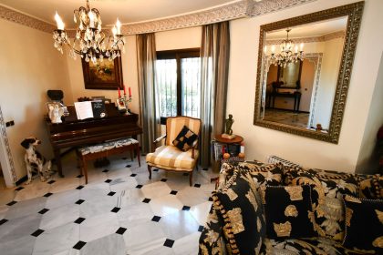 fa77ab4201a4a687005401cf0f5c6be1 - 19