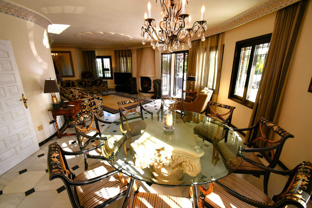 fa77ab4201a4a687005401cf0f5c6be1 - 21