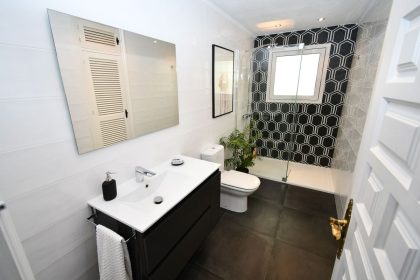 fa77ab4201a4a687005401cf0f5c6be1 - 23