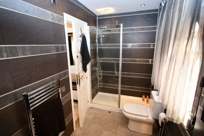 fa77ab4201a4a687005401cf0f5c6be1 - 33