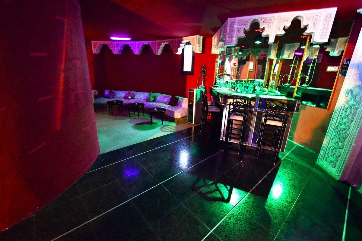 fa77ab4201a4a687005401cf0f5c6be1 - 39