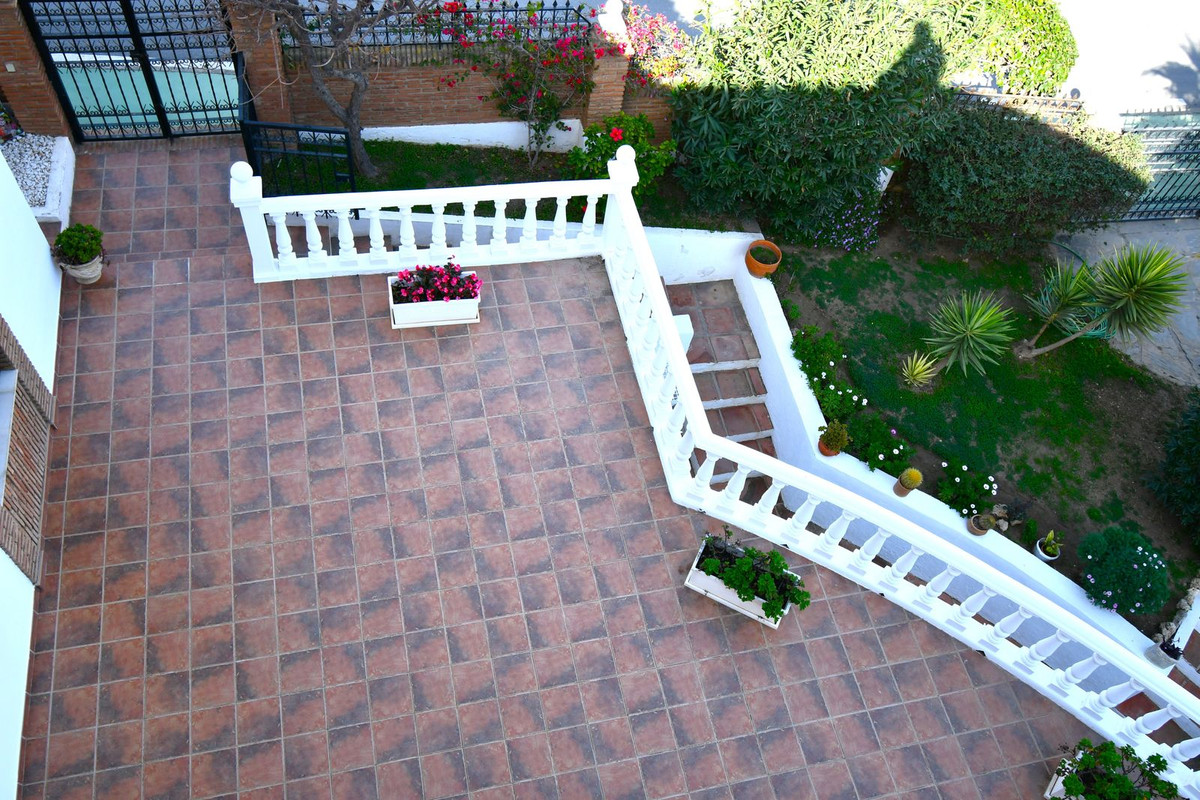 fa77ab4201a4a687005401cf0f5c6be1 - 4