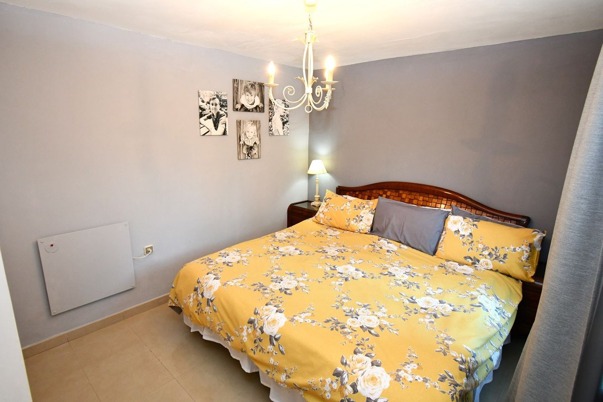 fa77ab4201a4a687005401cf0f5c6be1 - 44