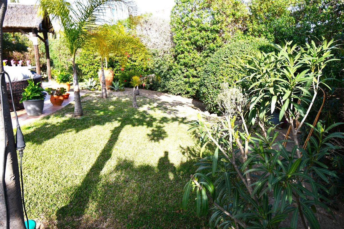 fa77ab4201a4a687005401cf0f5c6be1 - 8