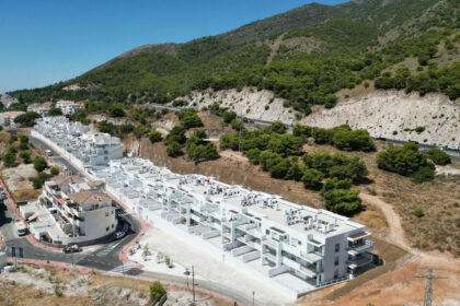 fb5ab64f4c728f0bc1a37f9e1655168b - 28