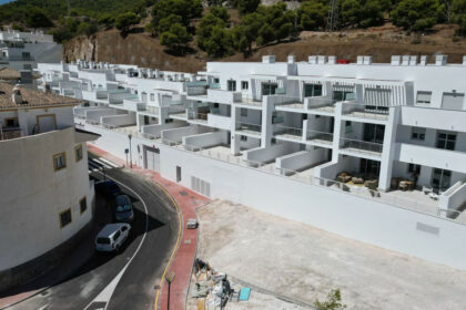 fb5ab64f4c728f0bc1a37f9e1655168b - 29