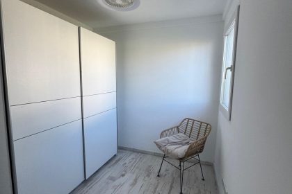 fbdedc96747ea1a7f4ebe7d394b4dafc - 12