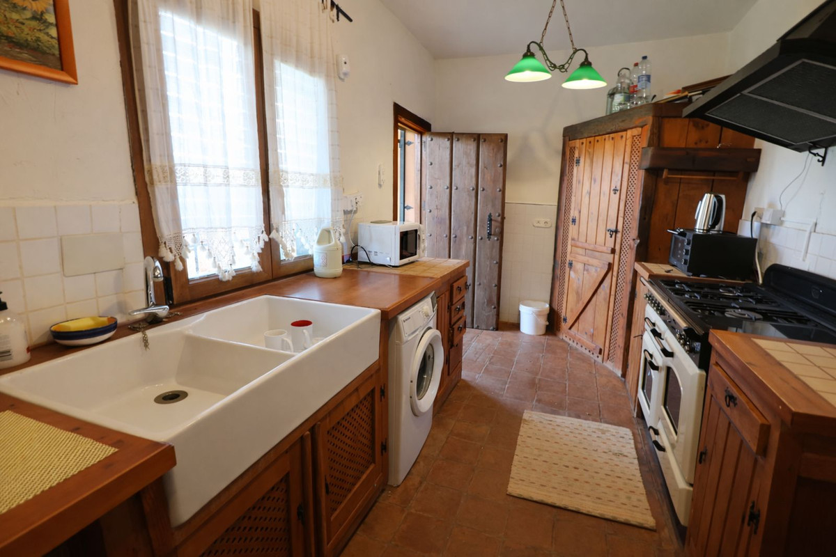 fc2033520b0c430722ec61de29e4a59e - 16