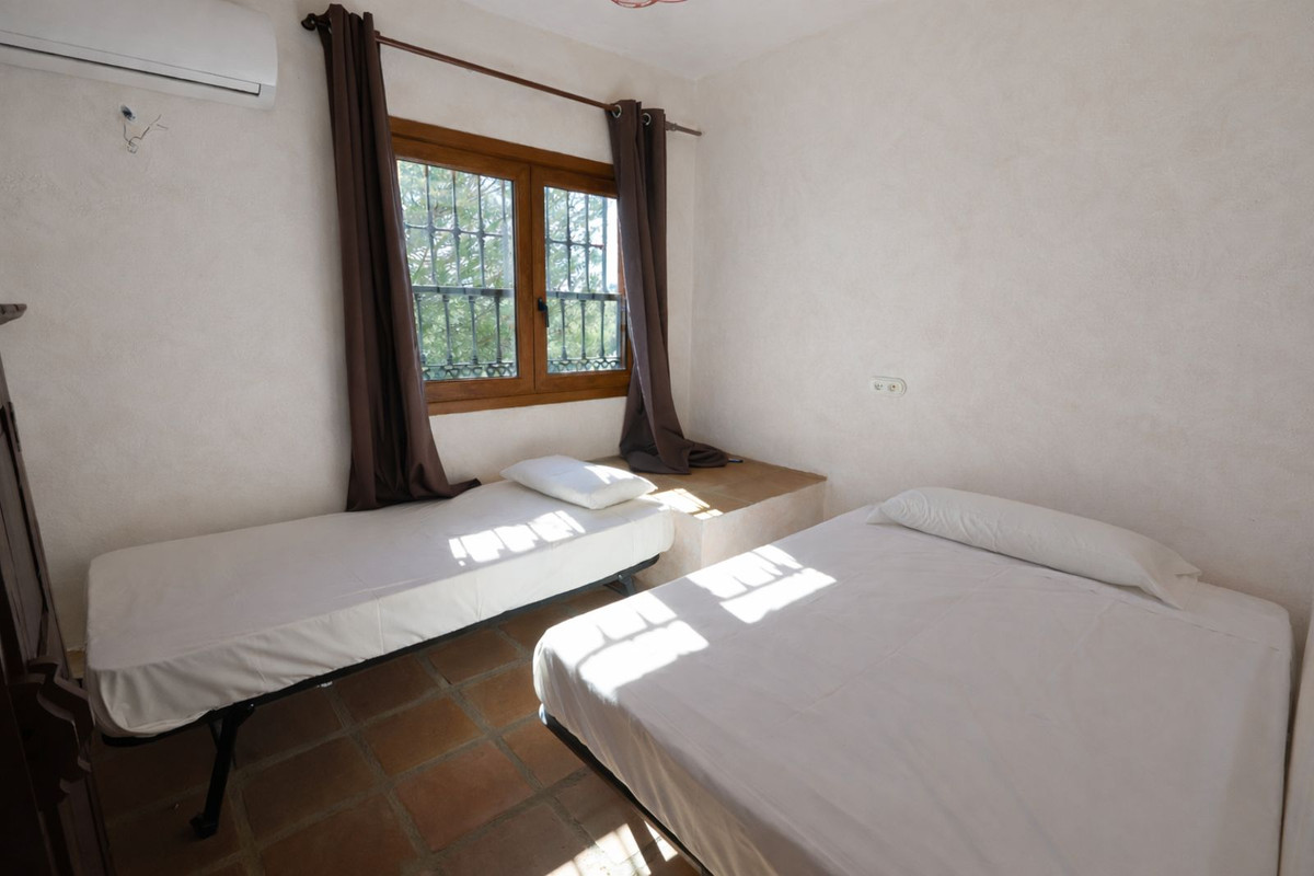 fc2033520b0c430722ec61de29e4a59e - 33