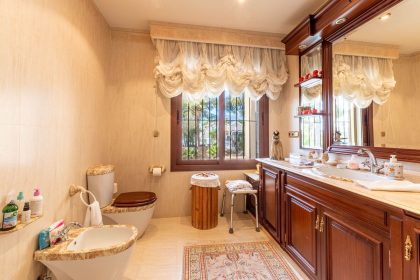 fc2d12409d2cf4e0acbf41c984866035 - 21