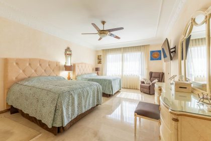 fc2d12409d2cf4e0acbf41c984866035 - 25