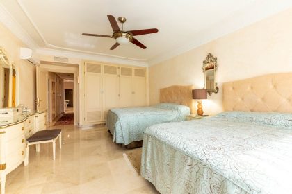 fc2d12409d2cf4e0acbf41c984866035 - 27