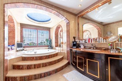 fc2d12409d2cf4e0acbf41c984866035 - 36