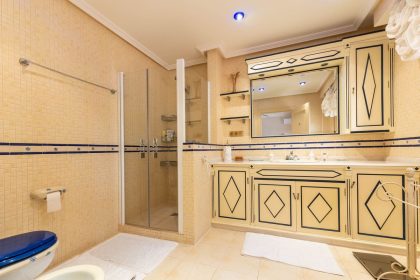 fc2d12409d2cf4e0acbf41c984866035 - 44