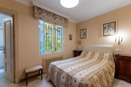 fc2d12409d2cf4e0acbf41c984866035 - 48